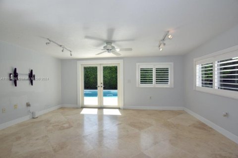 House in Miami, Florida 3 bedrooms, 150.41 sq.m. № 1423577 - photo 5