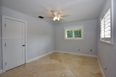 House in Miami, Florida 3 bedrooms, 150.41 sq.m. № 1423577 - photo 13