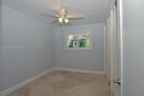 House in Miami, Florida 3 bedrooms, 150.41 sq.m. № 1423577 - photo 16