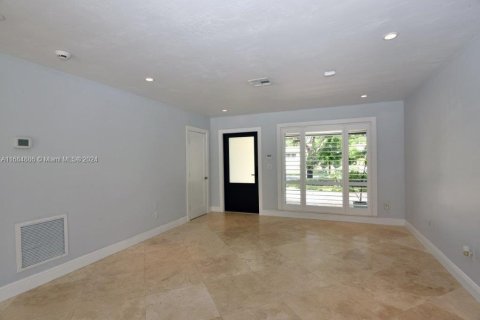 House in Miami, Florida 3 bedrooms, 150.41 sq.m. № 1423577 - photo 22