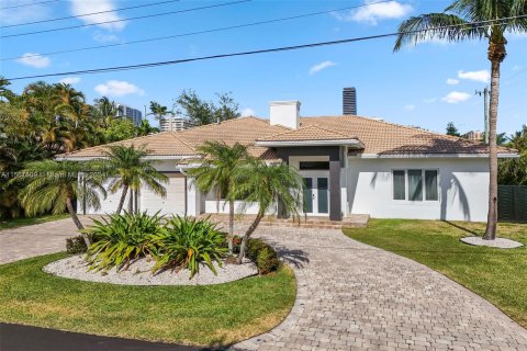 Villa ou maison à vendre à Hallandale Beach, Floride: 5 chambres, 310.48 m2 № 1177527 - photo 4