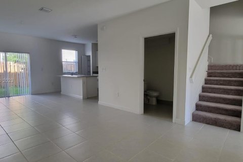 Townhouse in Homestead, Florida 3 bedrooms, 169.73 sq.m. № 843803 - photo 4