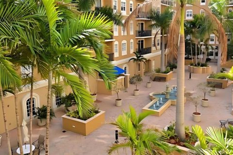 Condo in Sarasota, Florida, 1 bedroom  № 1378109 - photo 2