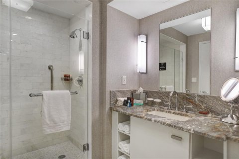 Condo in Fort Lauderdale, Florida, 1 bedroom  № 950251 - photo 13