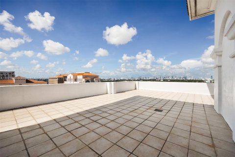 Condominio en venta en Coral Gables, Florida, 3 dormitorios, 121.61 m2 № 1282426 - foto 19