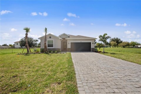 Casa en venta en Punta Gorda, Florida, 4 dormitorios, 188.78 m2 № 910471 - foto 1