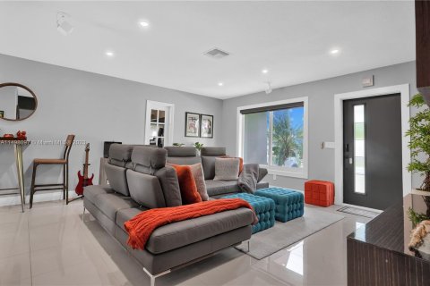 Villa ou maison à vendre à Dania Beach, Floride: 2 chambres, 113.99 m2 № 883908 - photo 3