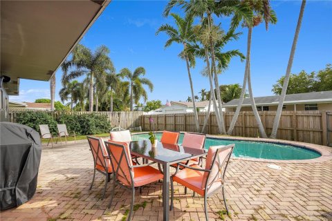 Villa ou maison à vendre à Dania Beach, Floride: 2 chambres, 113.99 m2 № 883908 - photo 17