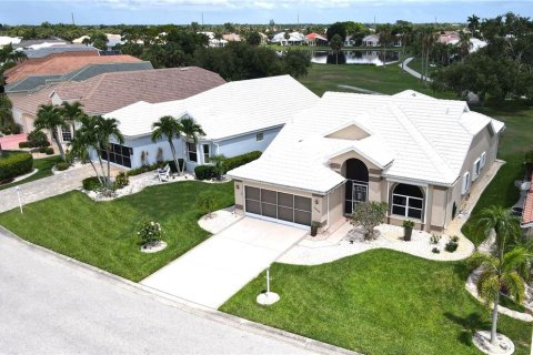 Villa ou maison à vendre à Punta Gorda, Floride: 3 chambres, 157.1 m2 № 1259133 - photo 1