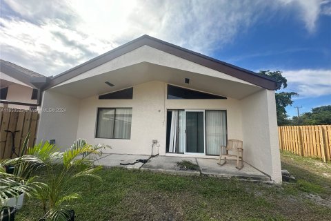 Villa ou maison à louer à Plantation, Floride: 2 chambres, 109.16 m2 № 1345030 - photo 20