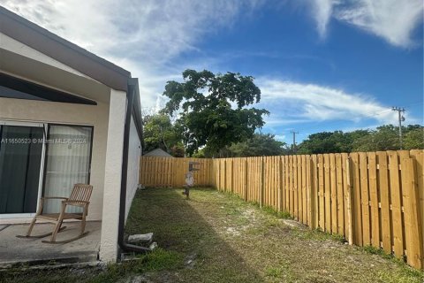 House in Plantation, Florida 2 bedrooms, 109.16 sq.m. № 1345030 - photo 21