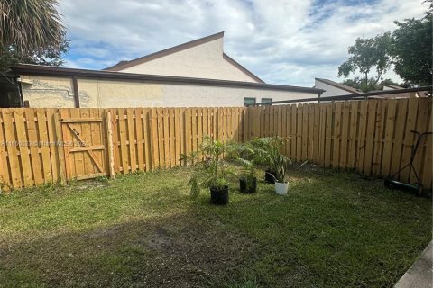 Villa ou maison à louer à Plantation, Floride: 2 chambres, 109.16 m2 № 1345030 - photo 23