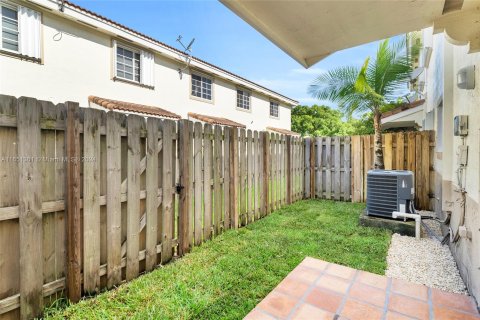 Townhouse in Homestead, Florida 3 bedrooms, 153.94 sq.m. № 1345069 - photo 28