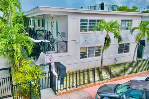 Copropriété à vendre à Miami Beach, Floride: 1 chambre, 54.63 m2 № 1345031 - photo 2