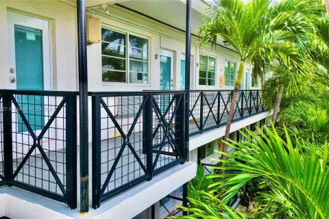 Condo in Miami Beach, Florida, 1 bedroom  № 1345031 - photo 11