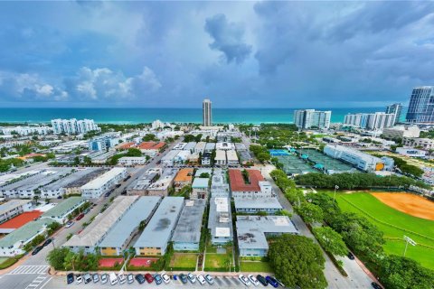 Condo in Miami Beach, Florida, 1 bedroom  № 1345031 - photo 12