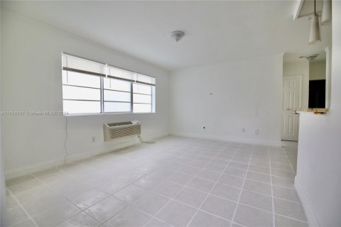 Condominio en venta en Miami Beach, Florida, 1 dormitorio, 54.63 m2 № 1345031 - foto 17