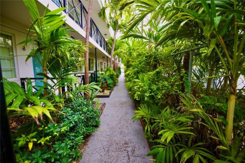 Condo in Miami Beach, Florida, 1 bedroom  № 1345031 - photo 3