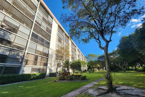 Copropriété à vendre à Lauderhill, Floride: 3 chambres, 148.64 m2 № 1185784 - photo 2