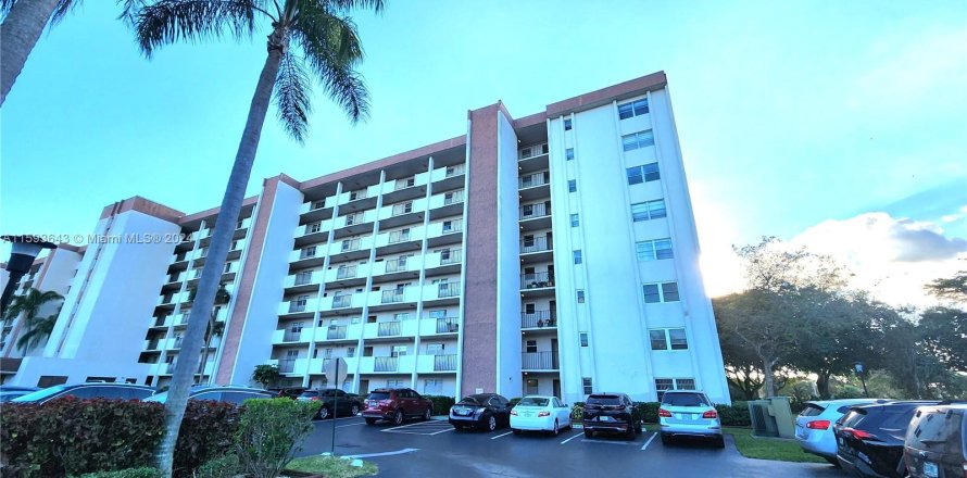 Condo in Lauderhill, Florida, 3 bedrooms  № 1185784