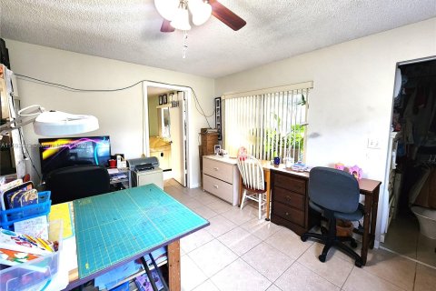 Condo in Lauderhill, Florida, 3 bedrooms  № 1185784 - photo 25