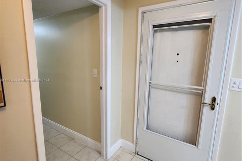 Condo in Lauderhill, Florida, 3 bedrooms  № 1185784 - photo 5