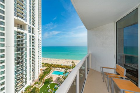 Condominio en venta en Sunny Isles Beach, Florida, 1 dormitorio, 94.85 m2 № 948780 - foto 14