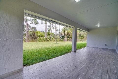 House in Port St. Lucie, Florida 3 bedrooms, 268.67 sq.m. № 948822 - photo 30