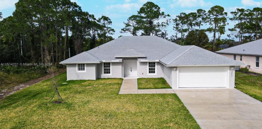 House in Port St. Lucie, Florida 3 bedrooms, 268.67 sq.m. № 948822