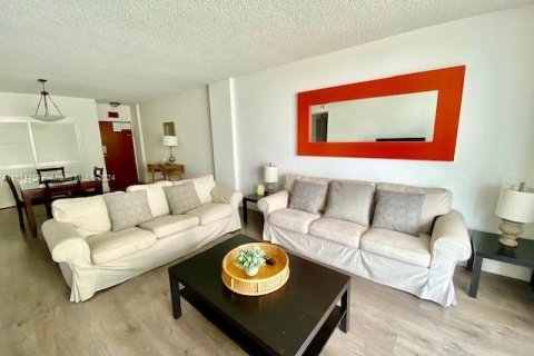 Condominio en venta en Hollywood, Florida, 1 dormitorio, 81.2 m2 № 948821 - foto 4