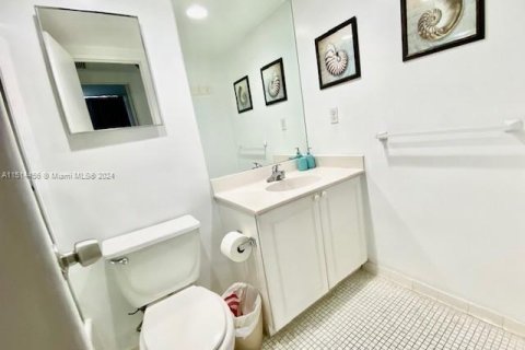 Copropriété à vendre à Hollywood, Floride: 1 chambre, 81.2 m2 № 948821 - photo 21