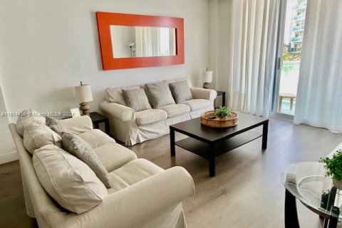 Copropriété à vendre à Hollywood, Floride: 1 chambre, 81.2 m2 № 948821 - photo 1