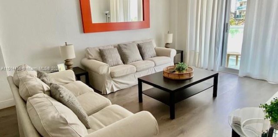 Condo in Hollywood, Florida, 1 bedroom  № 948821