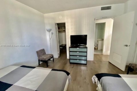 Copropriété à vendre à Hollywood, Floride: 1 chambre, 81.2 m2 № 948821 - photo 17