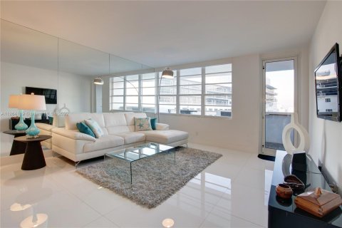 Condominio en alquiler en Miami Beach, Florida, 1 dormitorio, 78.5 m2 № 70270 - foto 15