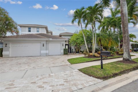 House in Weston, Florida 5 bedrooms, 451.41 sq.m. № 448988 - photo 1