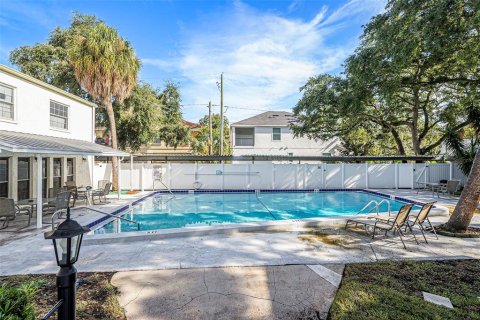 Copropriété à vendre à Tampa, Floride: 2 chambres, 82.13 m2 № 1369932 - photo 15