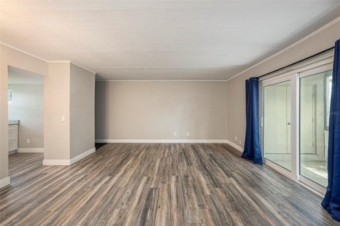 Condo in Tampa, Florida, 2 bedrooms  № 1369932 - photo 7