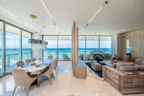 Condo in Miami Beach, Florida, 4 bedrooms  № 784159 - photo 1