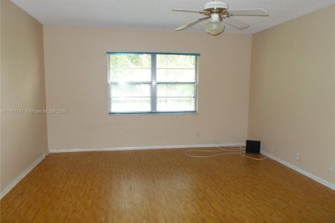 Copropriété à vendre à Pembroke Pines, Floride: 2 chambres, 140 m2 № 1209786 - photo 5