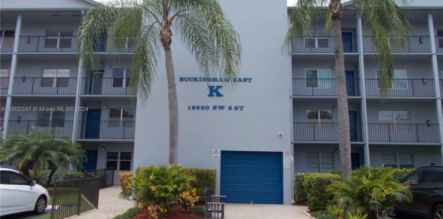 Condo in Pembroke Pines, Florida, 2 bedrooms  № 1209786