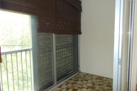 Condominio en venta en Pembroke Pines, Florida, 2 dormitorios, 140 m2 № 1209786 - foto 14