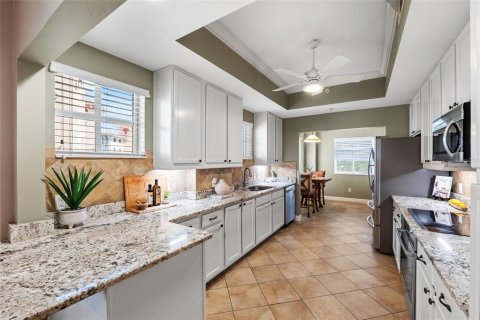 Condominio en venta en Saint Petersburg, Florida, 3 dormitorios, 187.01 m2 № 1379334 - foto 19