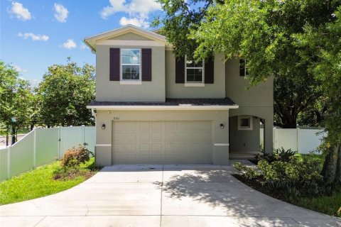 House in Tampa, Florida 4 bedrooms, 173.54 sq.m. № 1287998 - photo 4