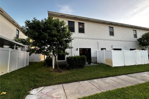 Touwnhouse à vendre à Florida City, Floride: 3 chambres, 138.24 m2 № 835781 - photo 3