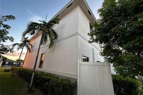Touwnhouse à vendre à Florida City, Floride: 3 chambres, 138.24 m2 № 835781 - photo 6