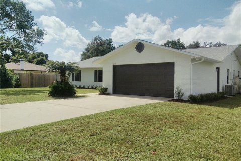 Casa en venta en Deltona, Florida, 3 dormitorios, 165.27 m2 № 1386869 - foto 3