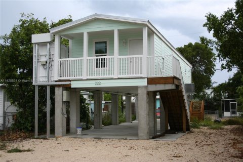 Casa en venta en Tavernier, Florida, 2 dormitorios № 642297 - foto 1