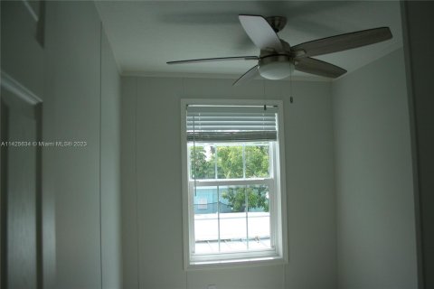 Casa en venta en Tavernier, Florida, 2 dormitorios № 642297 - foto 13