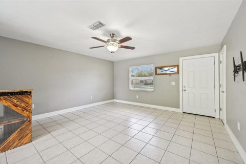 House in Sarasota, Florida 3 bedrooms, 111.3 sq.m. № 1342991 - photo 5